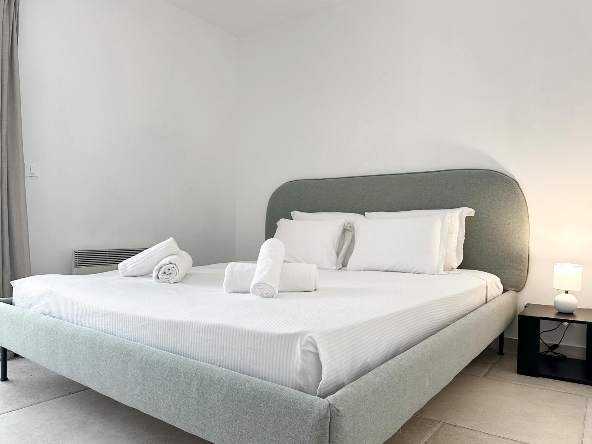 Luxurious 3 Rooms, Pool, Bnbrickeys Beausoleil Eksteriør bilde