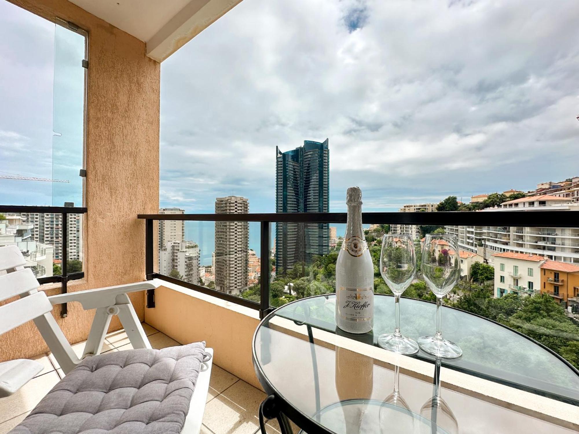 Luxurious 3 Rooms, Pool, Bnbrickeys Beausoleil Eksteriør bilde